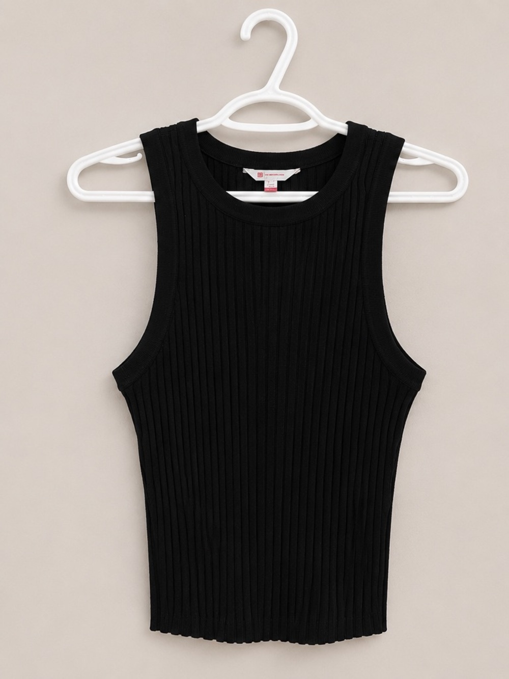 Black Ribbed Sleeveless Tank Top – Medium